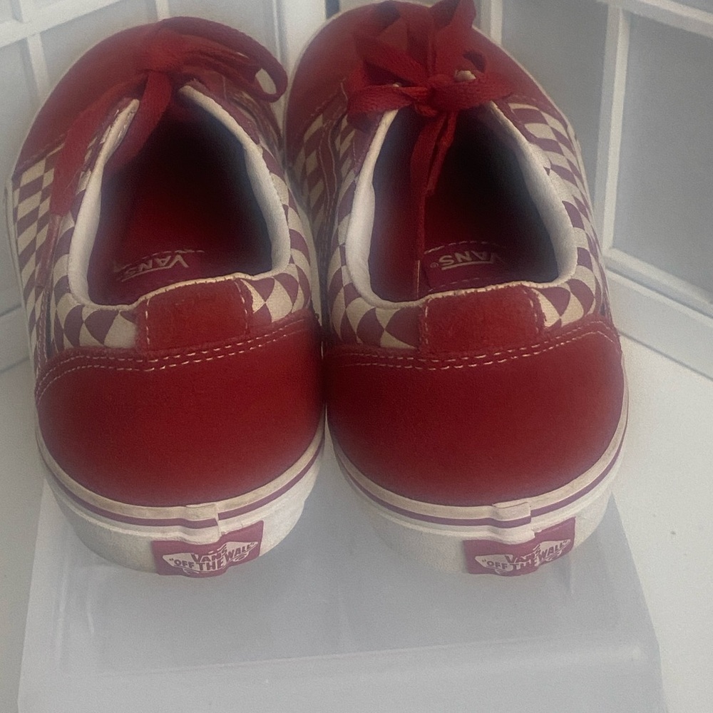 Stylish Van's Red and White Retro  Women's Sneakers Sz. 8.5 women - Picture 4 of 7